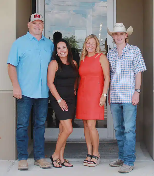Meet Mason Houston`s family